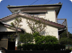 tsurugaoka-house-sept-25-2006-front-view.jpg